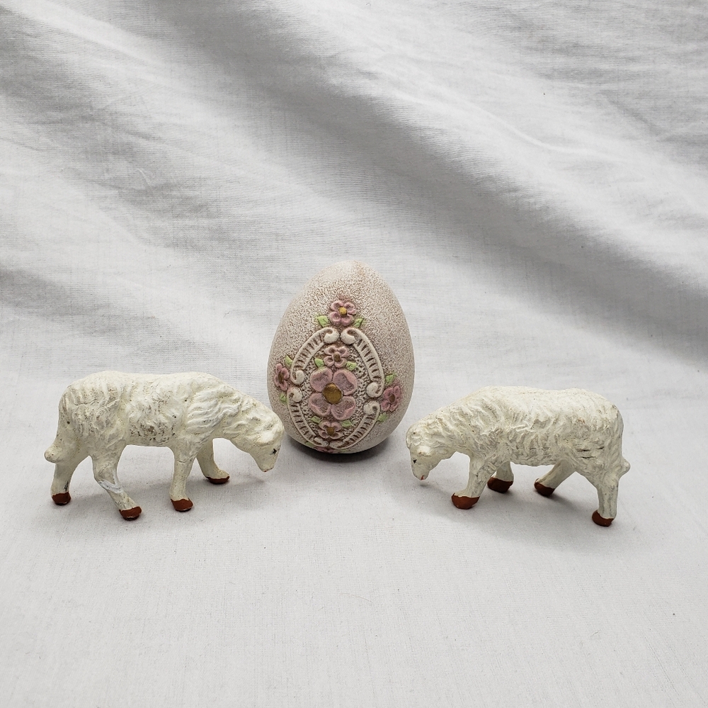 Vintage Easter Spring Display Chalkware Lambs Decorative Ceramic Egg